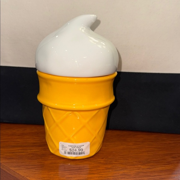 NWT Rae Dunn Ceramic Ice Cream Cone Vanilla Cream Scented Candle 10.8oz w/lid - Picture 4 of 11